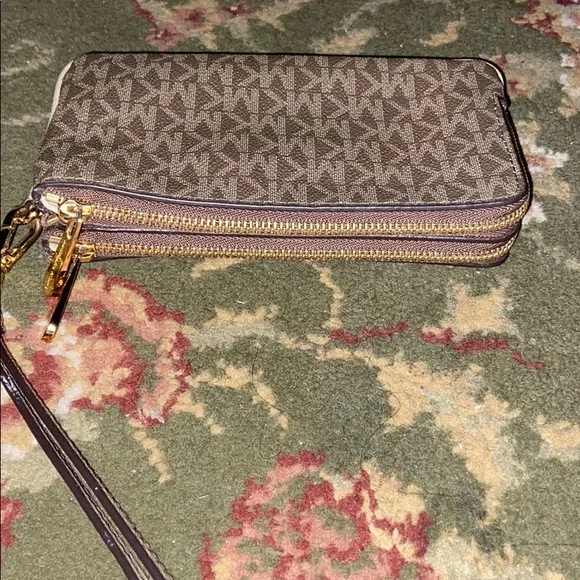 Michael Kors Double Zip Wristlet - Picture 5 of 9